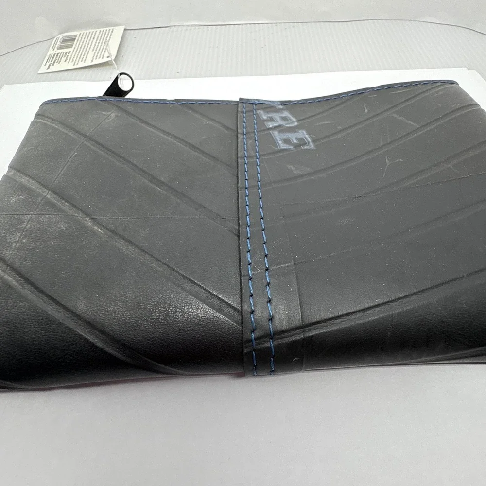 Design Ideas Folio Pouch Recycled Tire Rubber Medium Black Zippered Bag‎